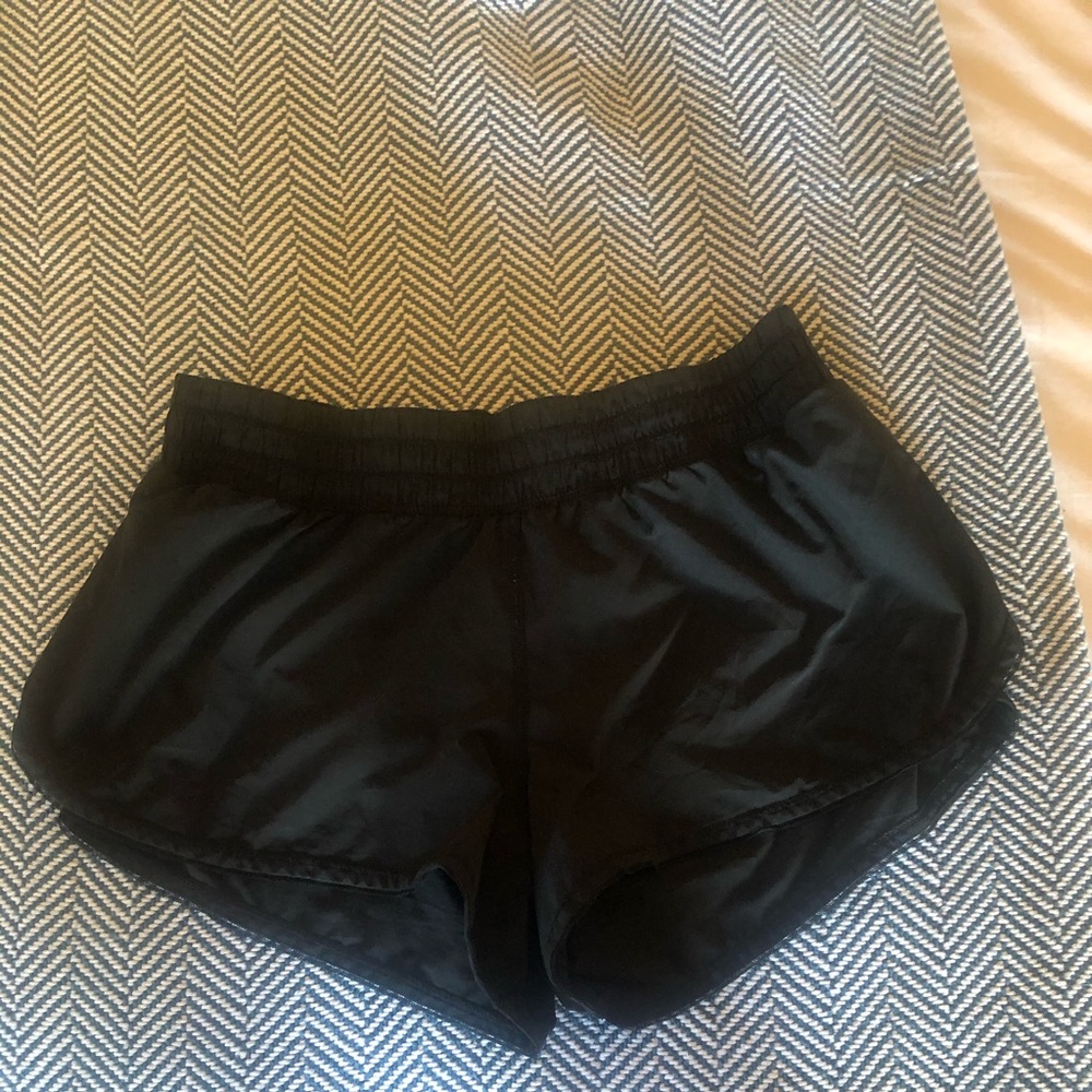 Lululemon Shorts Black Size 6